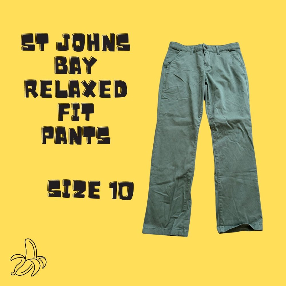 🟡St. John's Bay Women's Relaxed Fit Girl Friend Chino Pant | Size 10 | Green🟡
